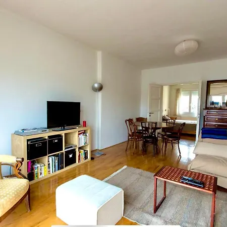 Luxury View Apartment *